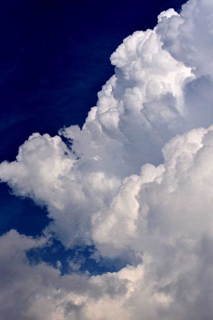 青空と入道雲の画像